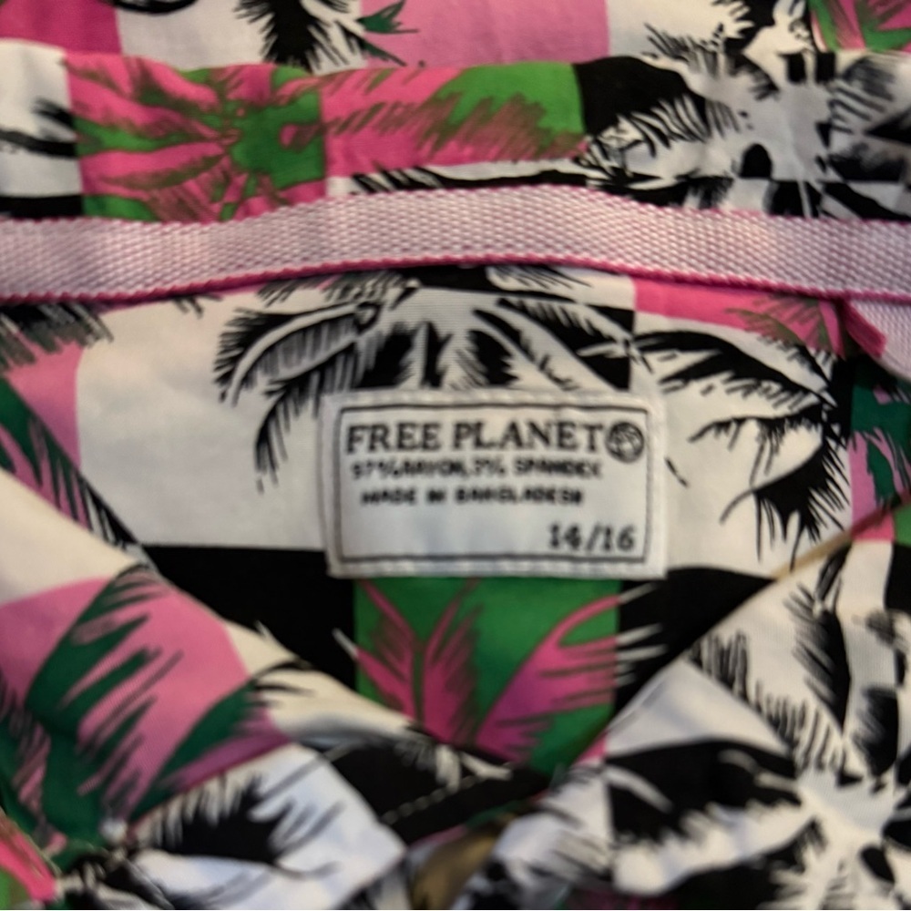 🌺 Free Planet Pink Hawaiian Collared Button-Down Shirt - Boys XL (14/16) 🌺 - Picture 3 of 3